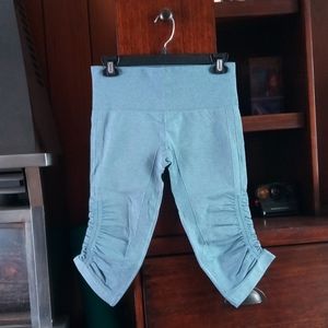 Lululemon In the flow crop